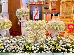 ดอกไม้ประดับหน้าโกศพระราชทาน ณ วัดพระศรีมหาธาตุวรมหาวิหาร ดอกไม้ประดับหน้าโกศพระราชทาน ณ วัดพระศรีมหาธาตุวรมหาวิหาร ดอกไม้งานศพ ดอกไม้หน้าโกศ พรีเมียร์