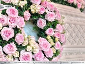ดอกไม้หน้าหีบศพสีชมพู วัดประชาโฆสิตาราม ดอกไม้งานศพสวยๆ มาลัยสดหลังหีบ