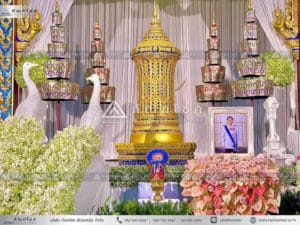 ดอกไม้หน้าโกศพระราชทาน โทนสีชมพู